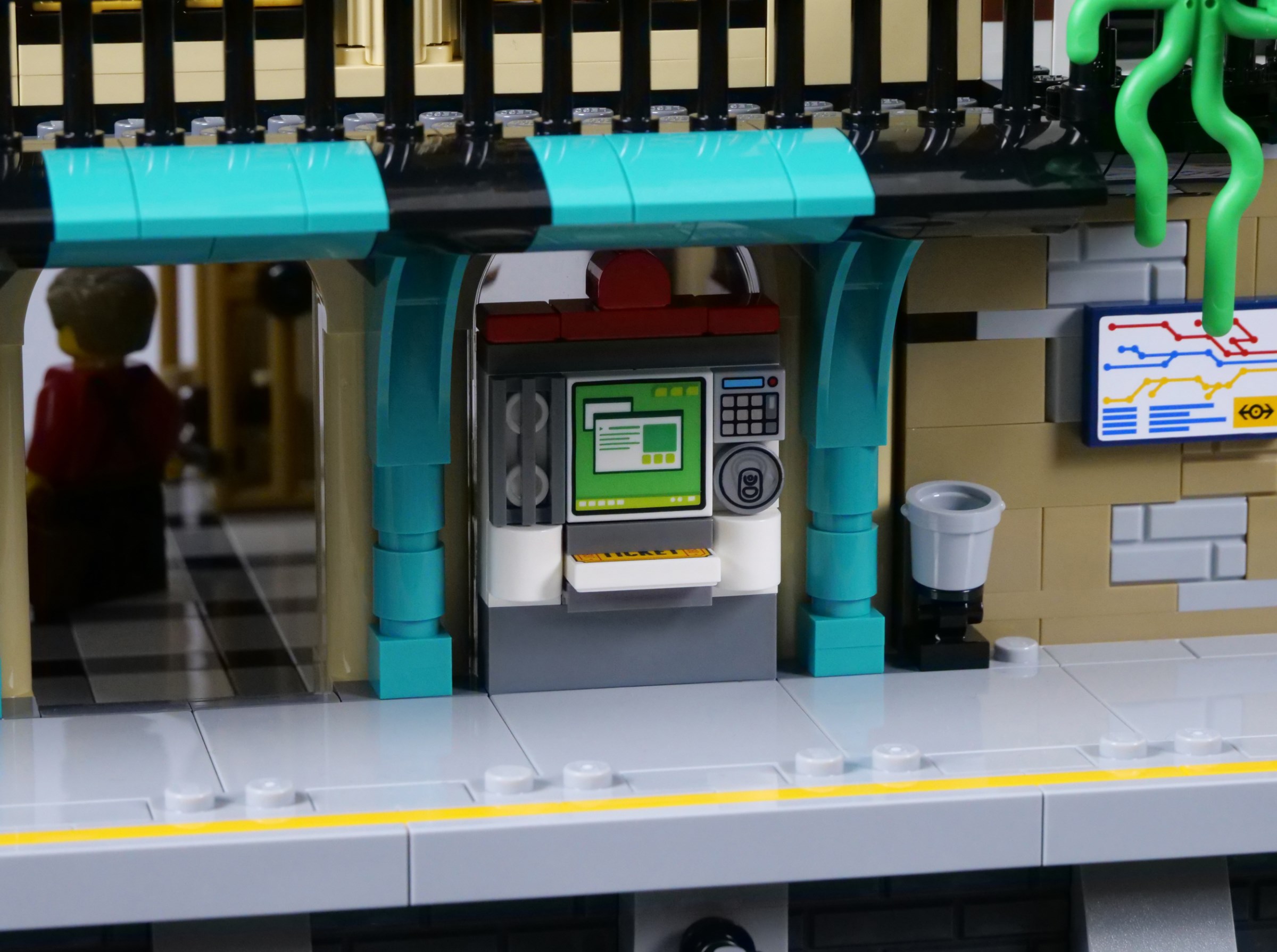 LEGO 910034 Brick Cross Train Station review Brickset